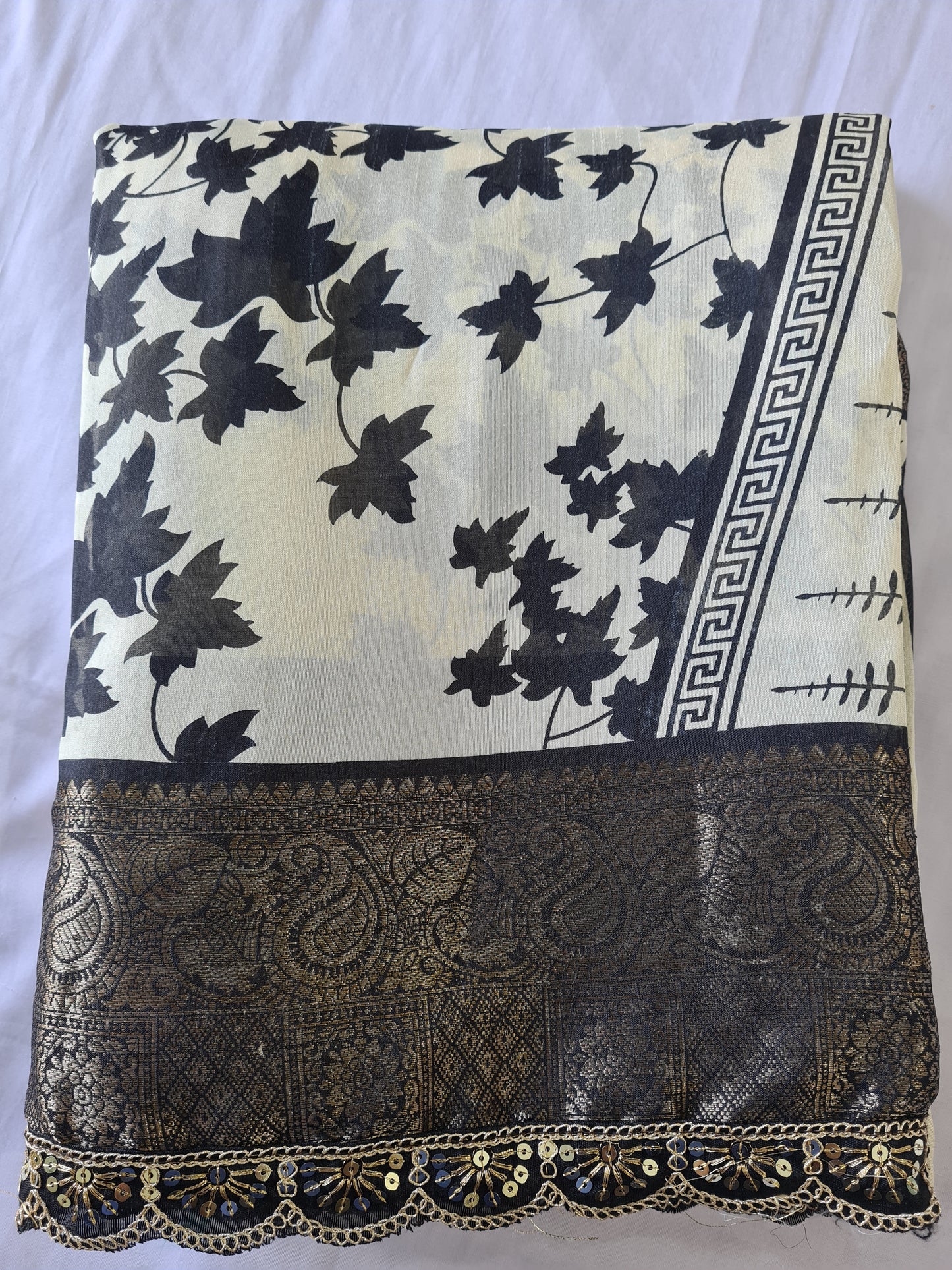 Dola Silk B&W Maple leaves