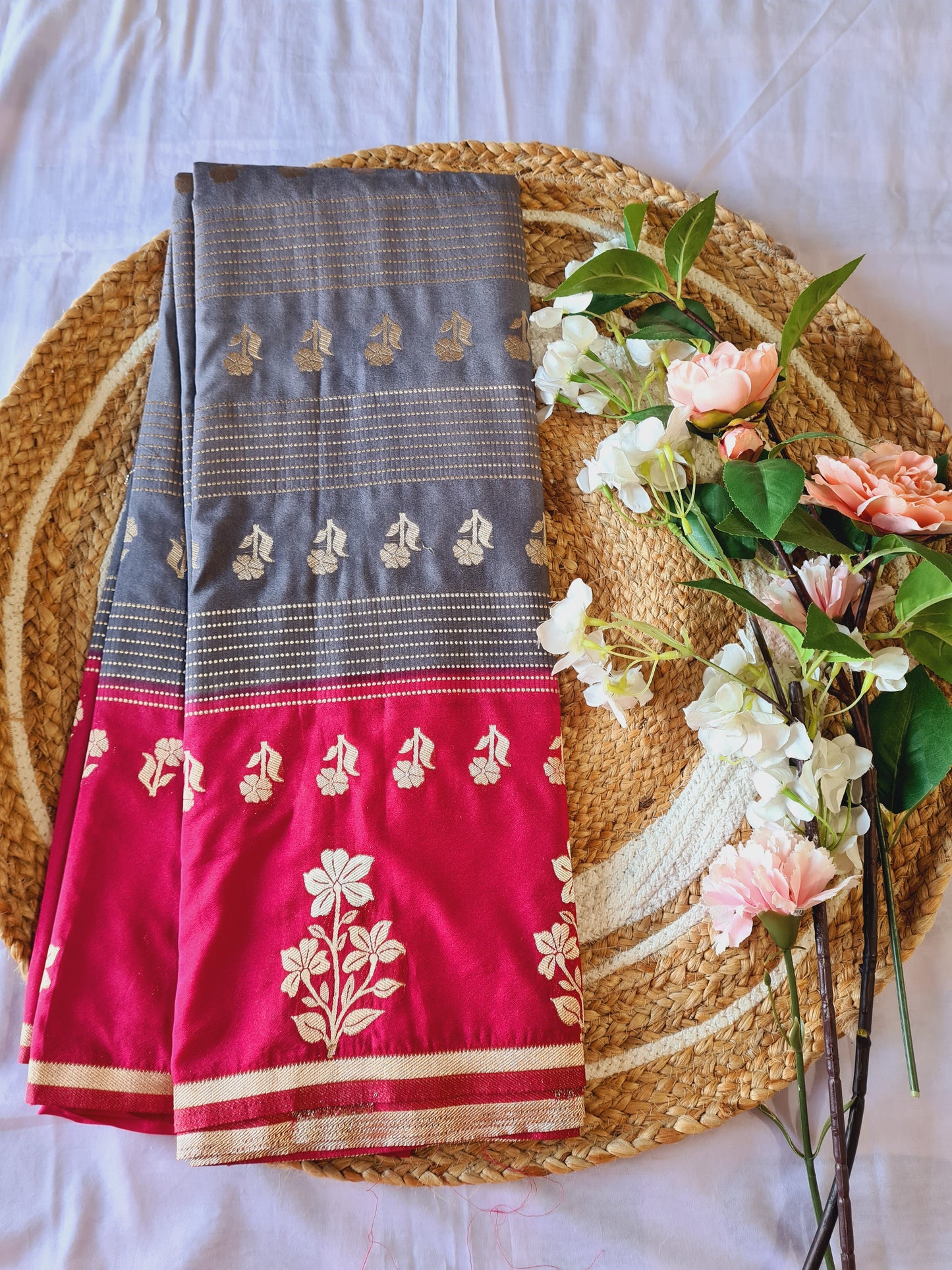 2D saree with zari thread  Grey & Pink